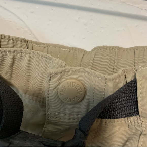 The North Face Men's Convertible Shorts/Pants Size Large - Picture 4 of 9